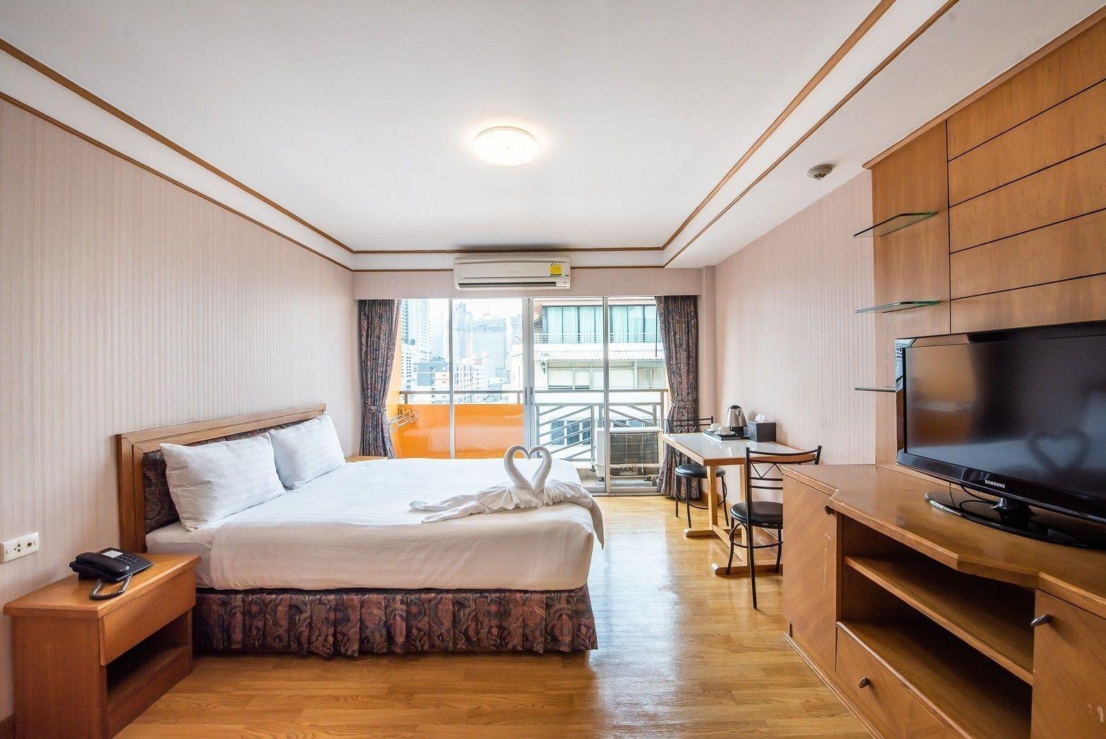 Roseate Ratchada Aparthotel Bangkok Exterior photo