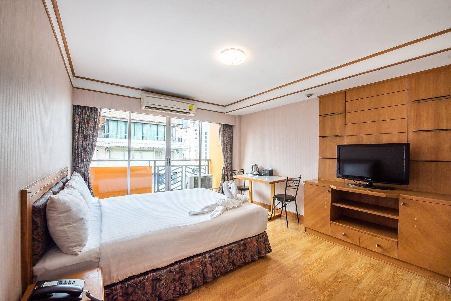 Roseate Ratchada Aparthotel Bangkok Exterior photo