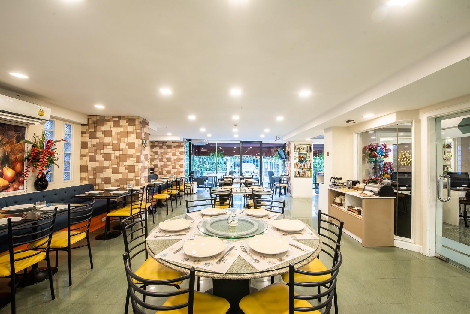 Roseate Ratchada Aparthotel Bangkok Exterior photo