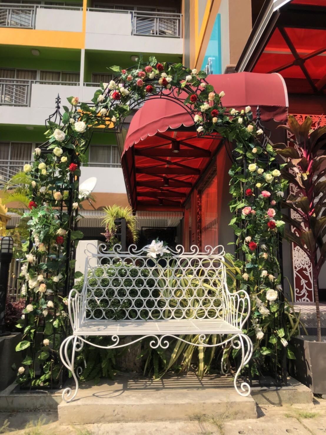 Roseate Ratchada Aparthotel Bangkok Exterior photo