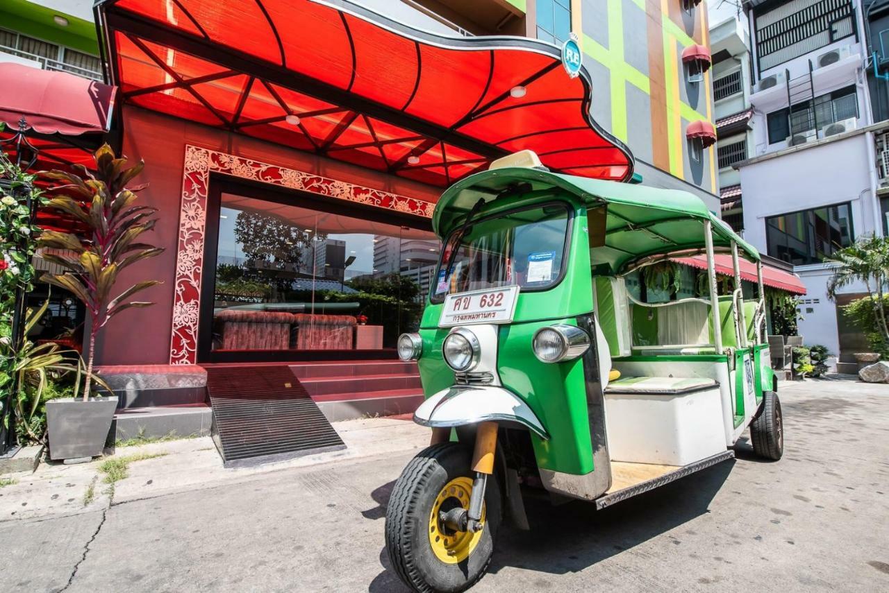 Roseate Ratchada Aparthotel Bangkok Exterior photo