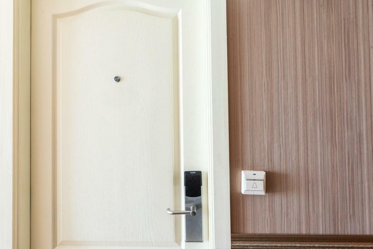 Roseate Ratchada Aparthotel Bangkok Exterior photo