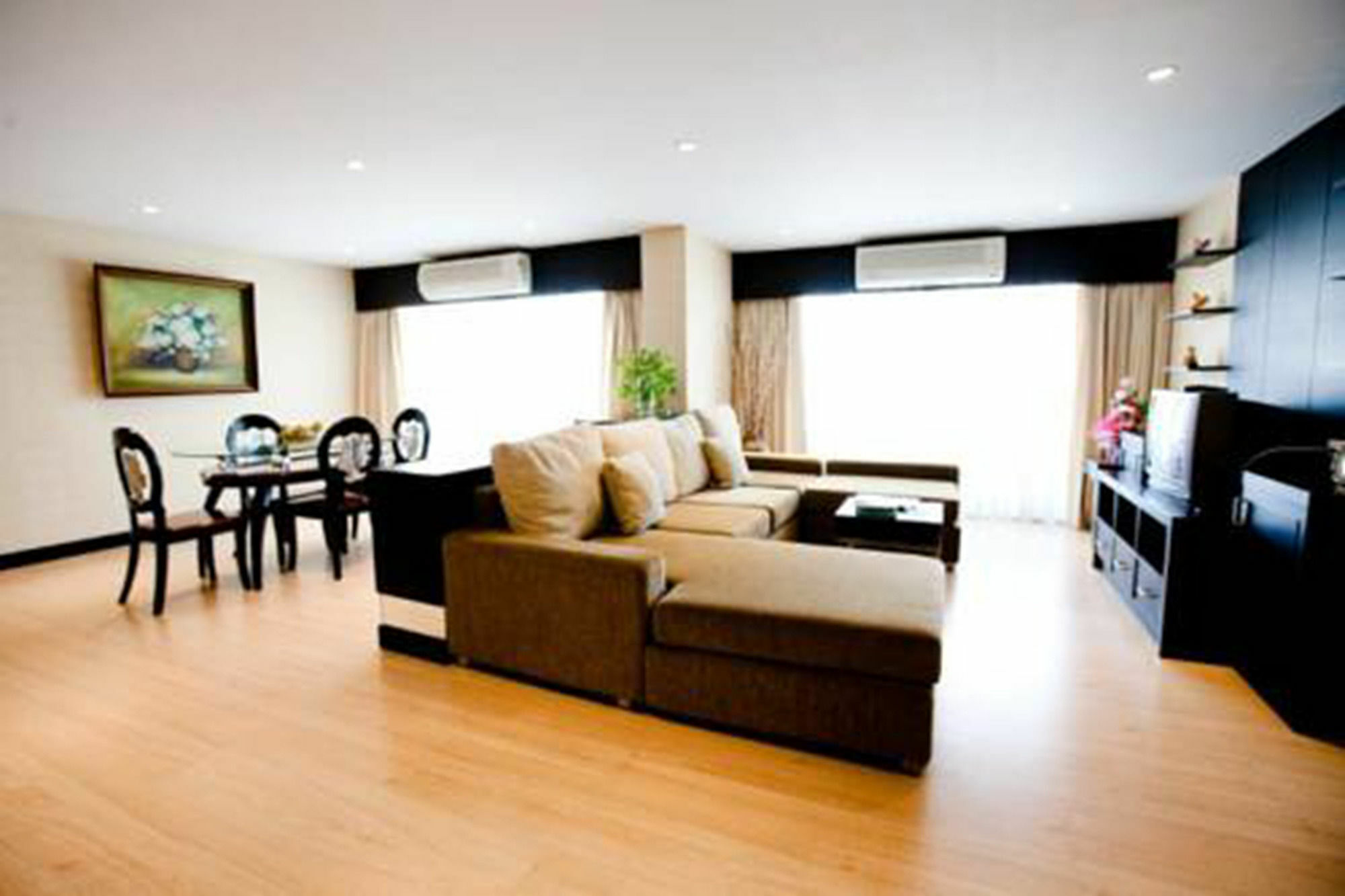 Roseate Ratchada Aparthotel Bangkok Exterior photo